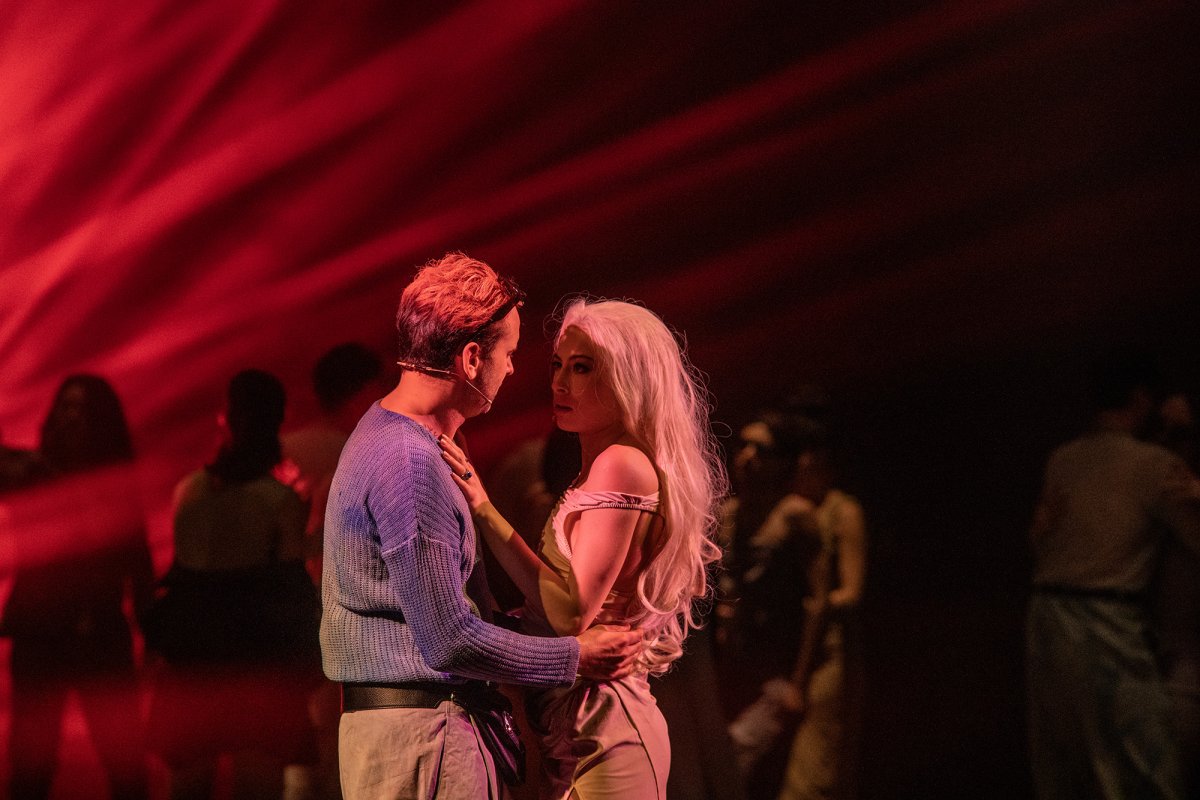 mister-dolar-kao-vanvremenska-refleksija-drustva2