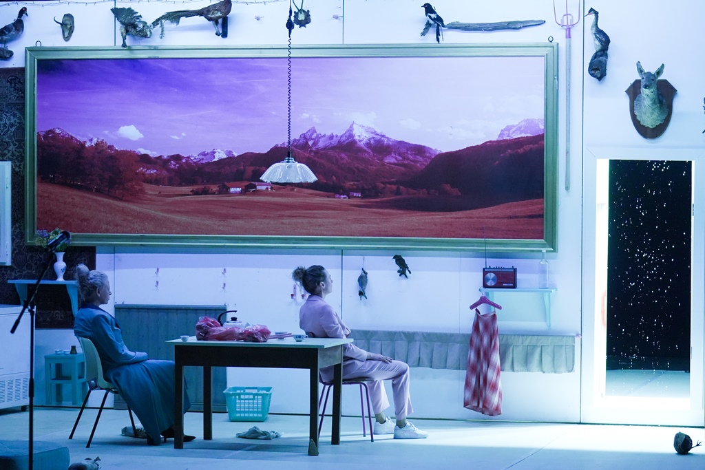 predstava-kraj-sveta-u-tri-cina-premijerno-u-beogradskom-dramskom-pozoristu2