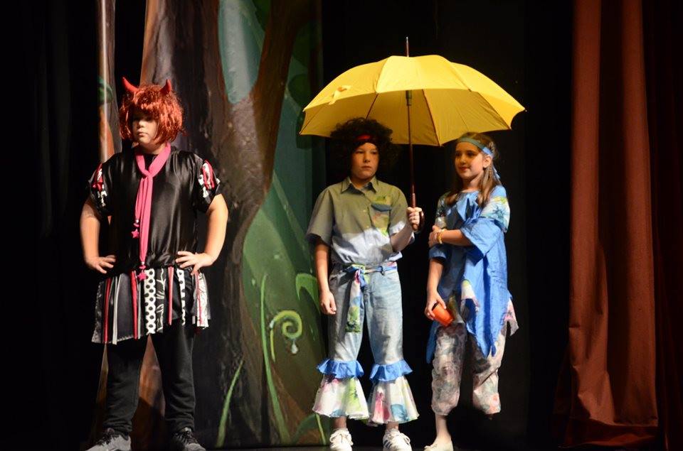 s-one-strane-bajke-majske-igre